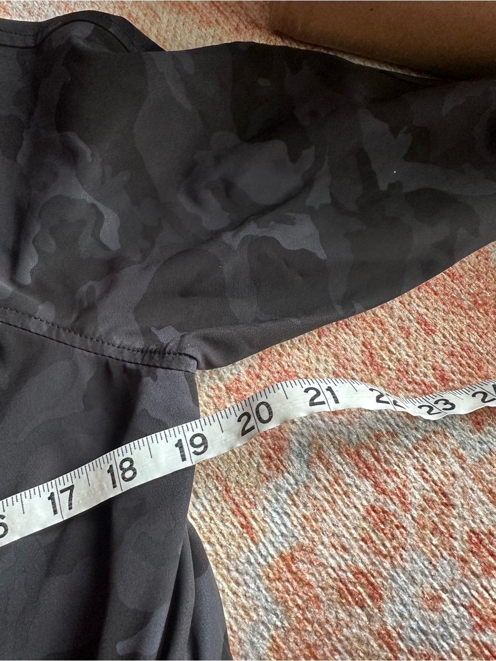 Lululemon Pack It Up Jacket Incognito Camo Multi Grey W4AVRS size 4 - Picture 4 of 7